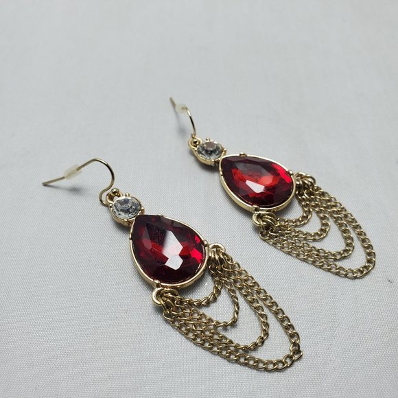 Bijou red garnet stone tassel fish hook earring - Picture 3 of 8